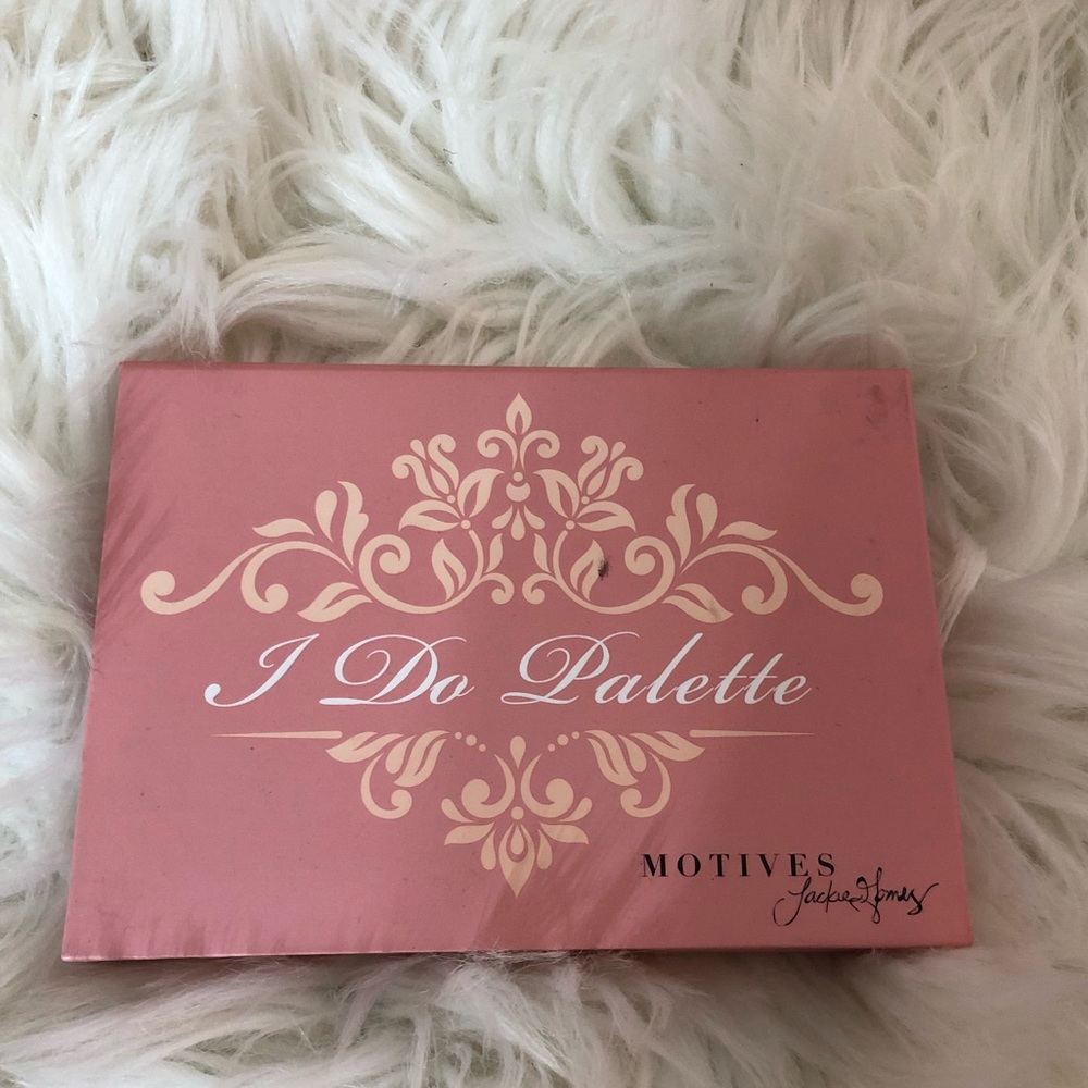 Motives Cosmetics I Do palette